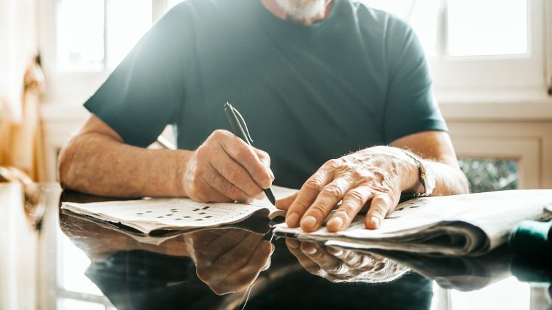 Study links passive screen time to increased dementia risk, urges mentally engaging activities