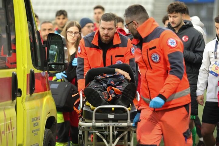 Turkey Under-21 coach Egemen Korkmaz collapses during match, hospitalized after incident