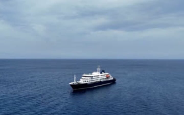 Cruise ship passengers affected by hantavirus arrive at specialized medical facility in Nebraska