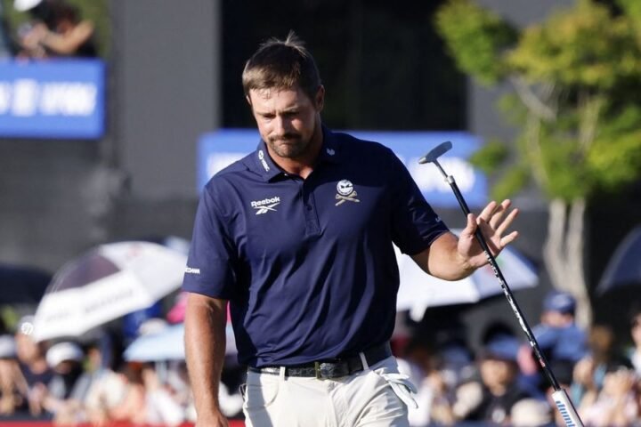 DeChambeau to earn $1.5 million despite third-place finish at LIV Golf tournament