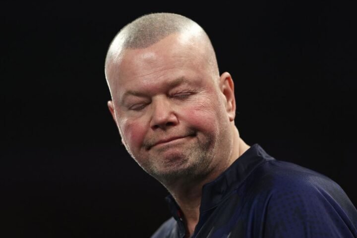 Raymond van Barneveld relocates to Milton Keynes in bid to revive darts career