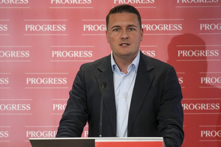Wes Streeting announces intention to challenge Keir Starmer for Labour leadership and advocates EU rejoining