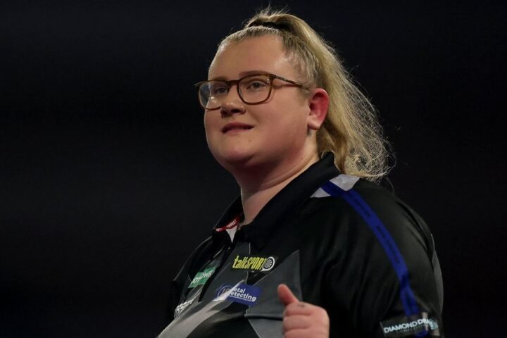 Beau Greaves continues dominance in Women's Series with two more titles at Wigan