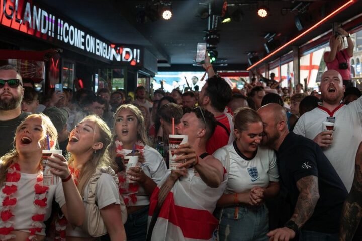 British fans could face £500 fines for wearing football shirts in Spain