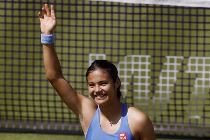 Emma Raducanu overcomes injury scare to secure place in Queen's Club semi-finals