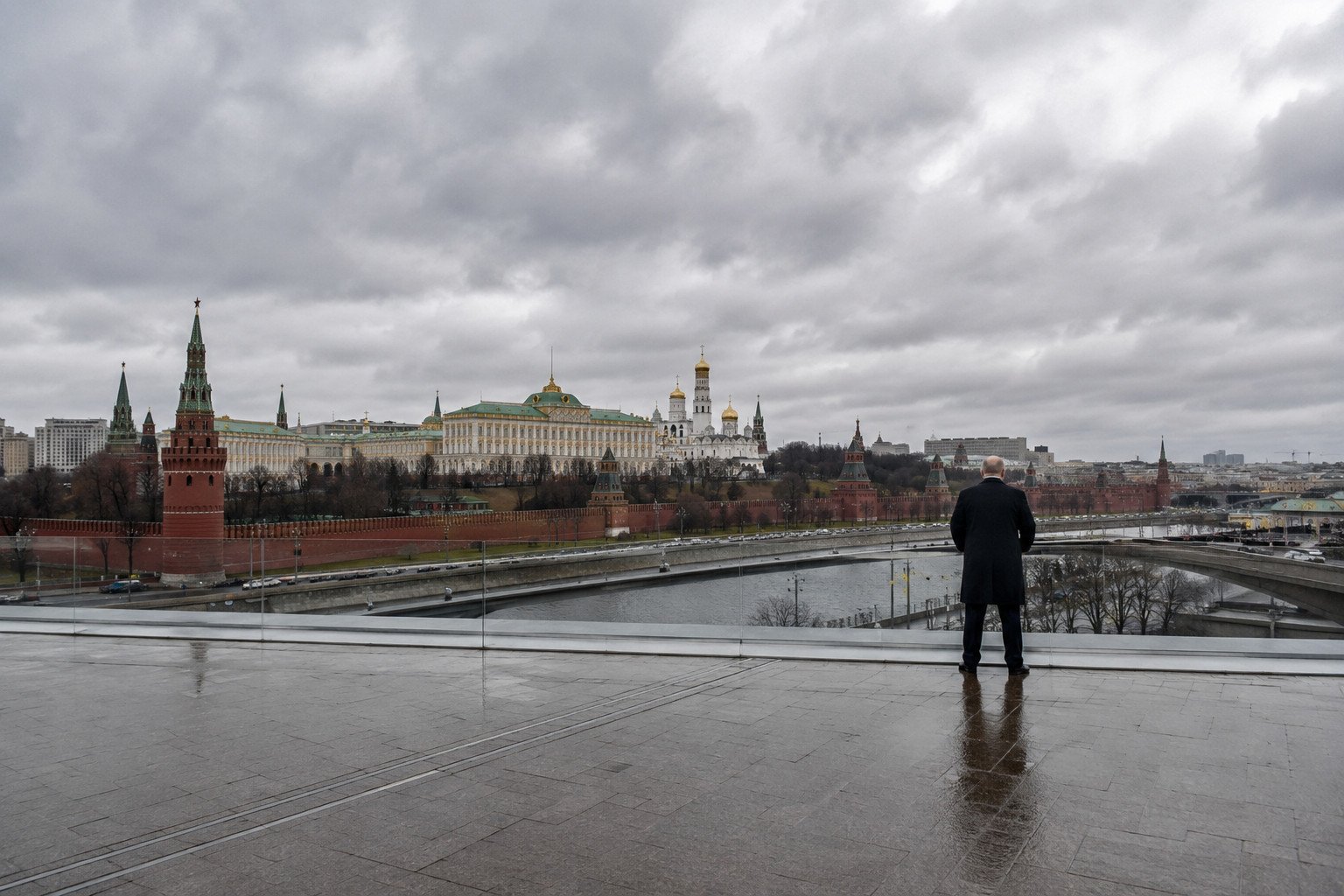 Kremlin-linked Balkan figure fuels instability with Putin visit claim