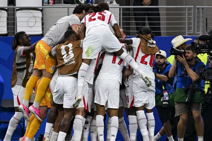 Keane, Neville and Wright react positively as England defeat Croatia 4-2 in World Cup opener