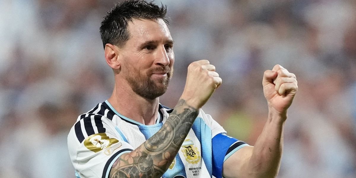 Lionel Messi scores hat-trick as Argentina triumphs over Algeria in World Cup opener