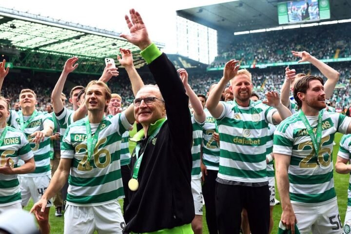 Martin O'Neill to remain as Celtic manager for another year after successful season