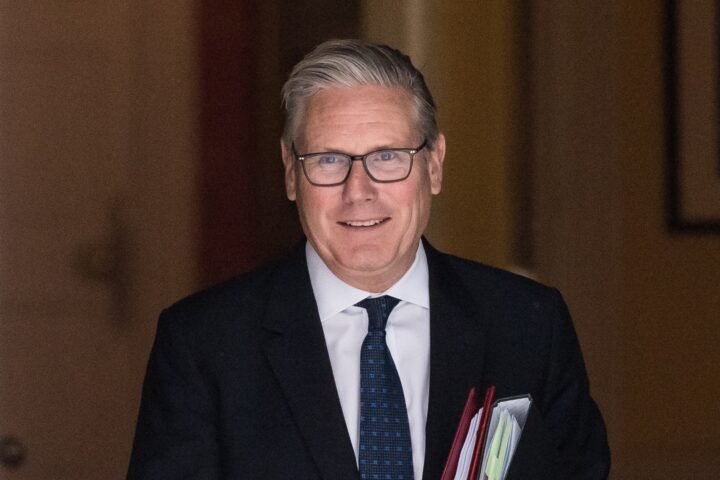 Starmer criticized for not displaying England flag during World Cup campaign