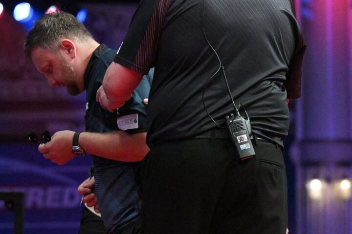 Cameron Menzies shares health update following collapse at World Matchplay event