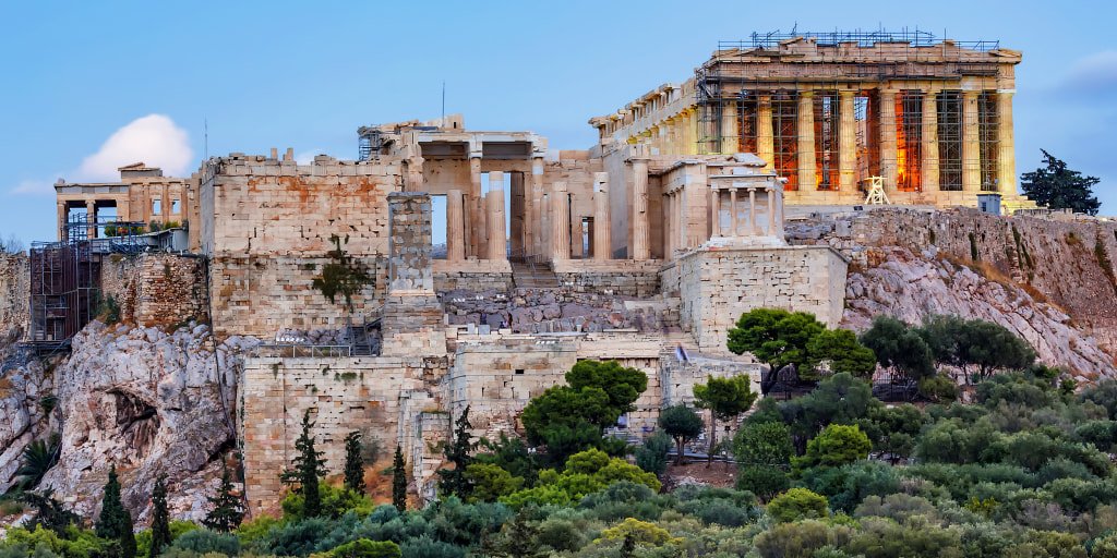Man attacks Greek American tourists near Acropolis, leaving one seriously injured